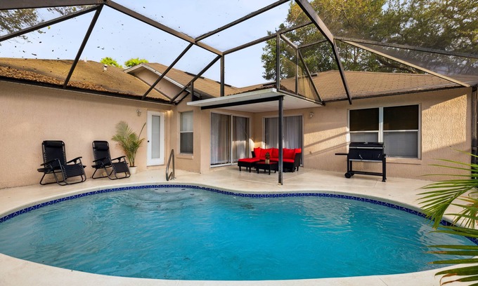 Ocoee Apartment | Tranquil Queen Guest Suite with Pool View and Lake Access