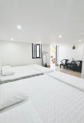 Cao Bang Bed & Breakfast | Queen House