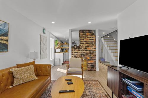 Downtown St. John's Apartment | Queen Loft 2br