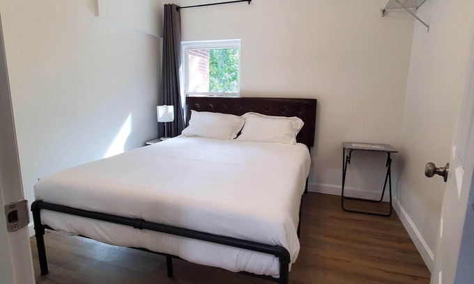 Tallahassee Apartment | Cozy Duplex Queen Room Near FSU with Private Bath & Spa