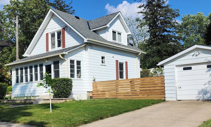 Georgetown House | Tranquil Upper Unit in Historic Neighbourhood with Breakfast