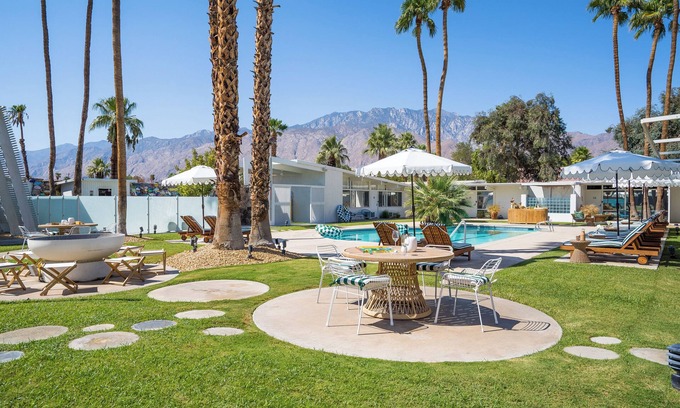 Desert Park Estates Hotel | Queen Studio | Patio, Pool, Firepit, Near Downtown
