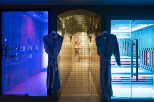 Clichy-Sous-Bois House | Relaxing Villa Room with Spa Package and Pool Access