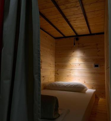 Vlore Hostel | Queen-V Hostel