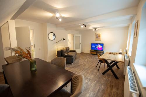 Idar-Oberstein Apartment | Cozy Accommodations with Queensize Bed & Netflix Access