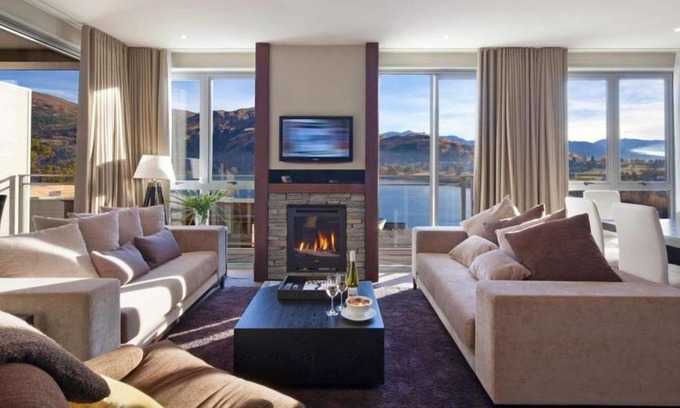 Kelvin Heights Apartment | Family-Friendly Queenstown Village Apartments with Kitchen