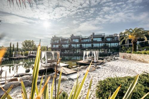 Lazise Hotel | Exquisite Quellenhof Luxury Resort Lazise with Ocean Views
