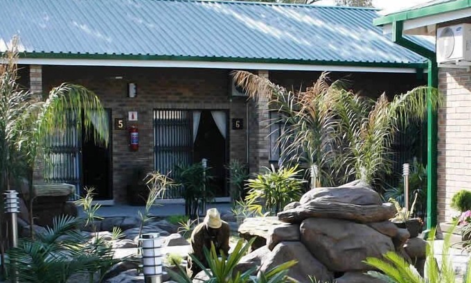 Maun Apartment | Discover Queness Inn: Family-Friendly Stay with Breakfast