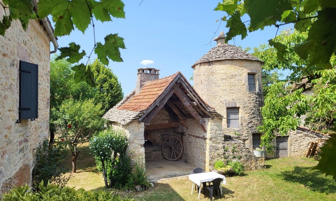 Puyjourdes House | Idyllic Quercynoise House with Pool in National Park