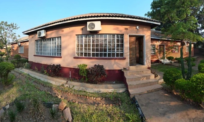 Lilongwe Bed & Breakfast | Quest Lodges and Safaris