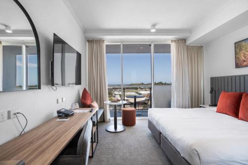 Mackay Apartment | Elegant Quest Mackay on Gordon: Pool & Family-Friendly Stay
