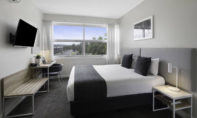 Mawson Lakes Apartment | Explore Quest Mawson Lakes: Child-Friendly & Accessible Stay