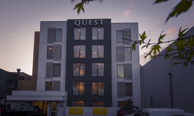 Nelson City Centre Apartment | Cozy Quest Nelson: Oceanfront Retreat with Family Amenities