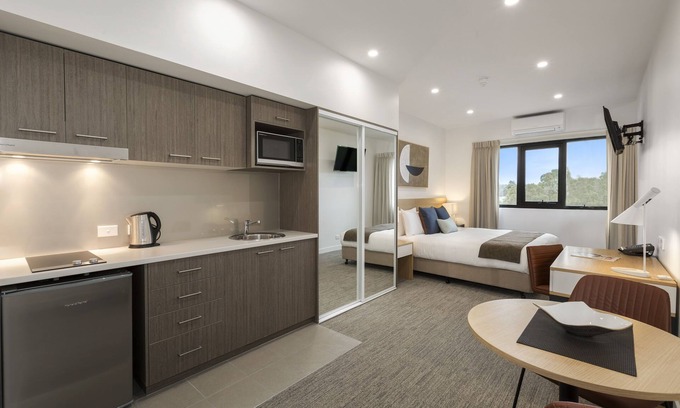 Nowra Apartment | Elegant Quest Nowra: Top-Rated Stay with Family Amenities