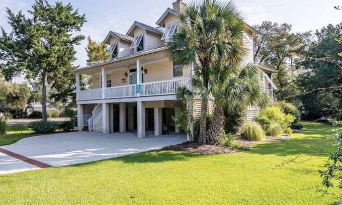 North Litchfield Beach House | Steps from North Litchfield Beach with Ocean View & Spa