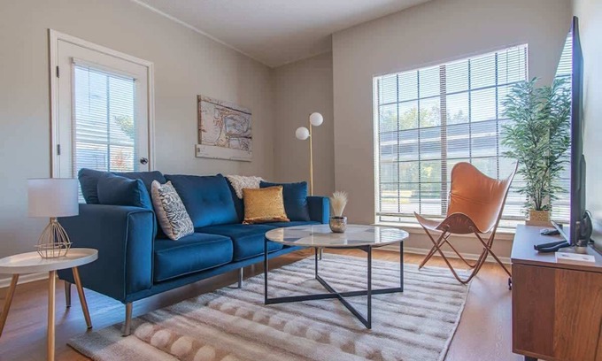 Irving Apartment | Quiet 1BR King Suite | Pool, Gym, Parking 01