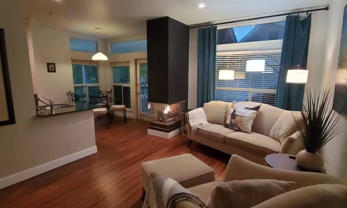 Rosedale Condo | Quiet 2 bedroom condo in gated condos with patio and reserved covered parking