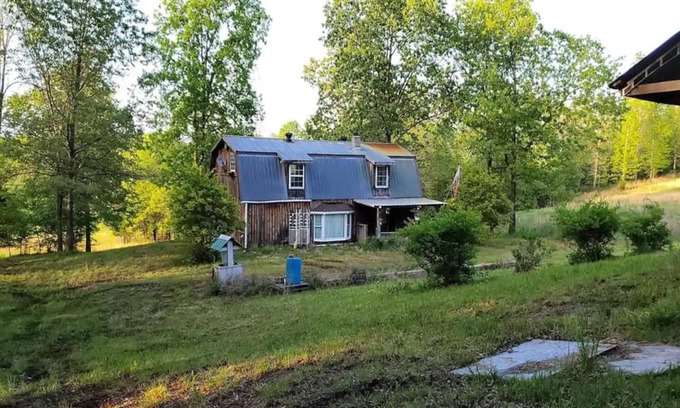 Couch Cabin | Tranquil 2-Story Cabin on Scenic Acres by Eleven Point River