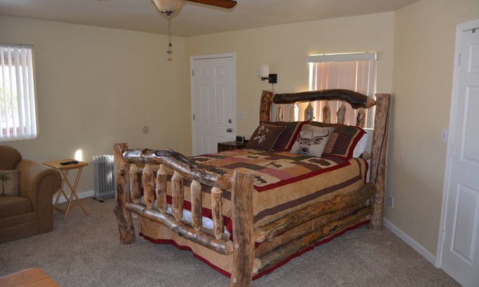 Pahrump Apartment | Tranquil 5-Star Escape: Prairie Fire in Death Valley
