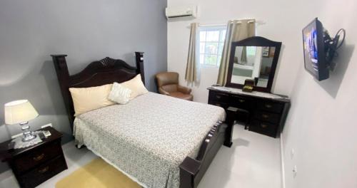 Residencial El Doral Apartment | Cozy Apartment Steps from the Beach with Excellent Internet