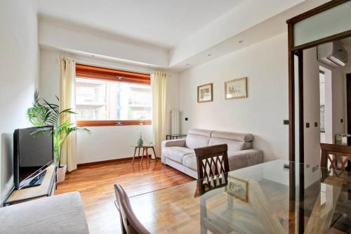 Quartiere XI Portuense Apartment | Quiet and charming house near Trastevere