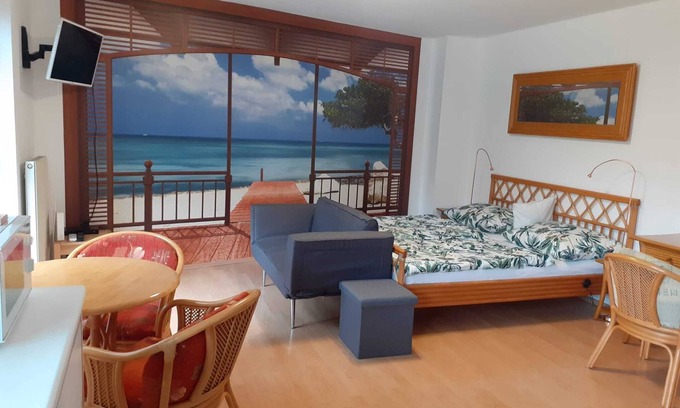 Hernals Apartment | Serene Oasis Near City Center for Leisure and Business