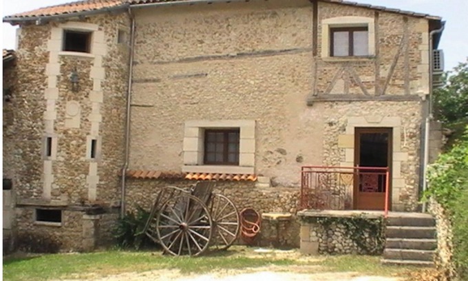 Grignols Cottage | Tranquil Retreat Near Perigord’s Must-See Attractions
