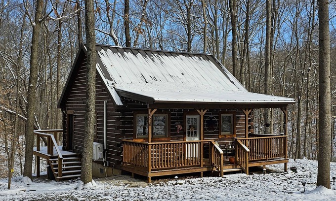 Birdseye Cabin | Cozy Cabin Retreat at Patoka Lake with Firepit & Views