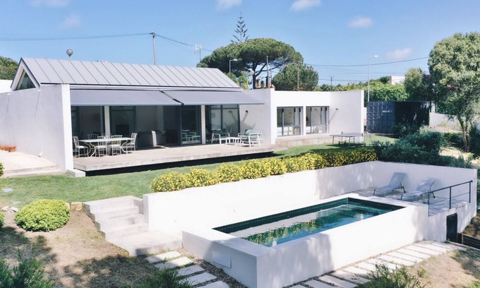 Galamares House | Serene Family Retreat Near Sintra Village and Beautiful Beaches