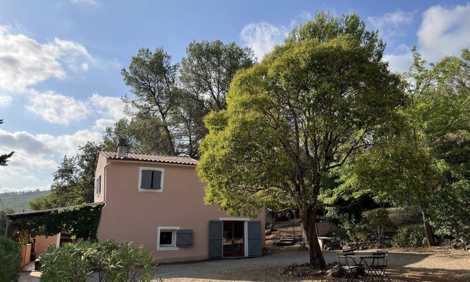 Carces House | Idyllic Vineyard Retreat with Pool and Spa in Provence