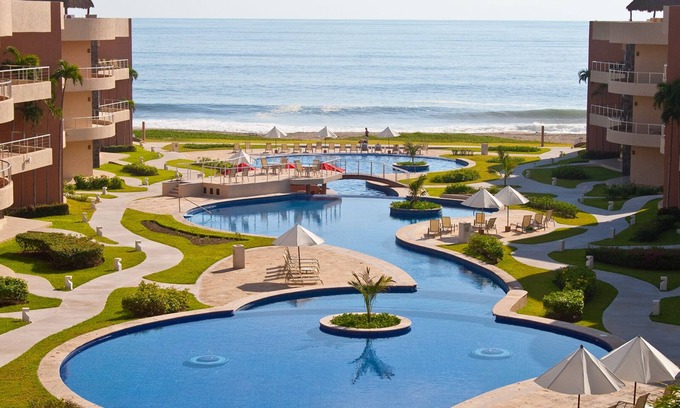 Isla Navidad Condo | Blissful Relaxation Awaits on the Pacific Shore