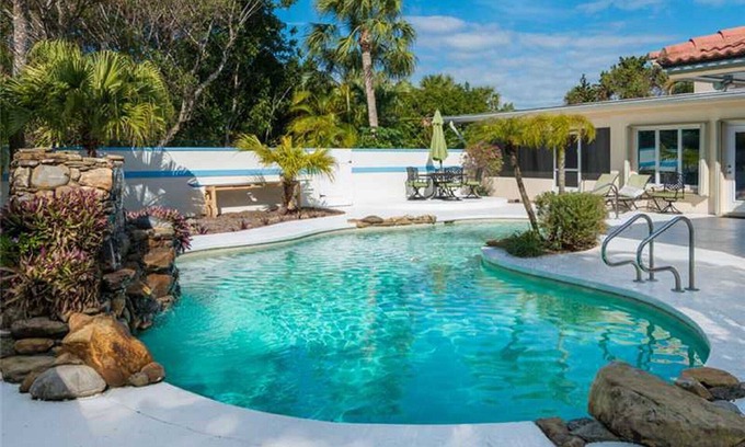 Moorings House | Tranquil Beachside Home with Pool and Ocean View