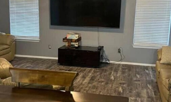 Northeast Pensacola House | Serene Residential Retreat with Family-Friendly Amenities