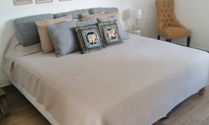 Las Gaviotas Apartment | Peaceful 2 Room Suite with Ocean View in Mazatlan