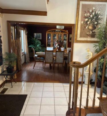 Bolingbrook House | Tranquil Retreat with Kitchen for Family Fun