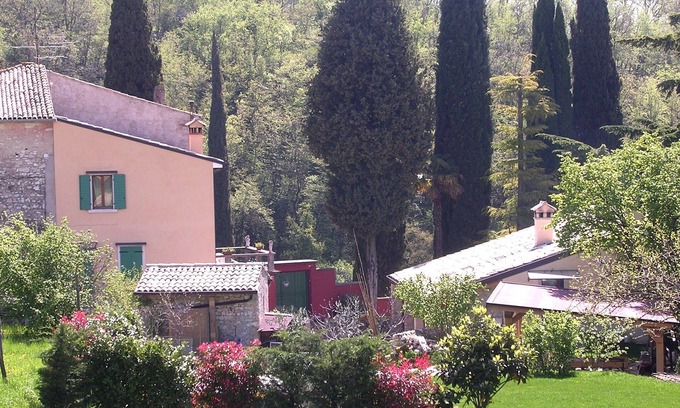 Costermano Apartment | Tranquil Studio with Ocean View and Private Pool
