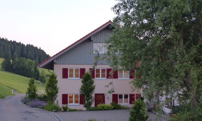 Stiefenhofen House | Serene Retreat with Ocean View and Family-Friendly Amenities