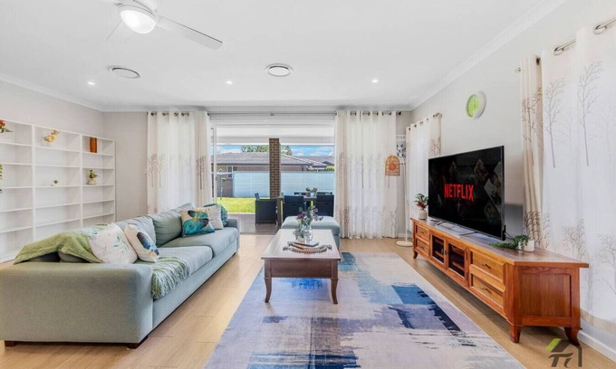 Hornsby House | Quiet and warm 4 Bedrooms in Hornsby