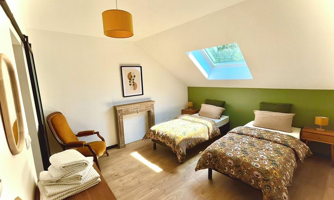 Menotey Apartment | Quiet and warm gîte, ideal for families or 2 couples, with patio and BBQ