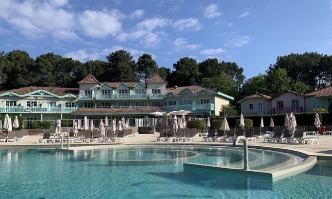 Lacanau-Ocean Apartment | Idyllic Forest Retreat with Pool Near Golf and Cycle Paths