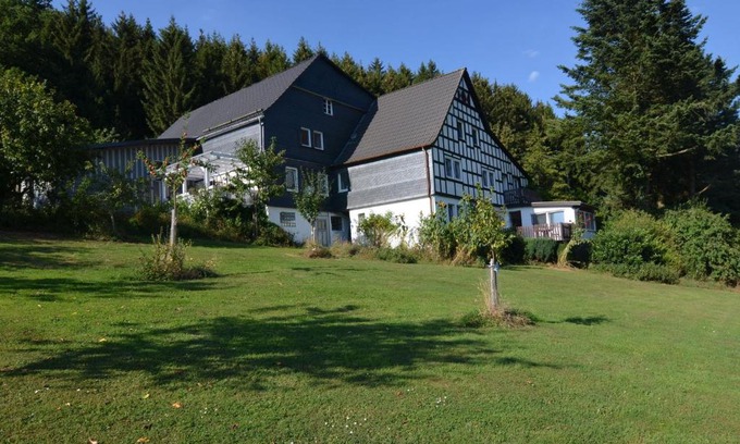Menkhausen Apartment | Inviting Apartment in Sauerland with Private Terrace