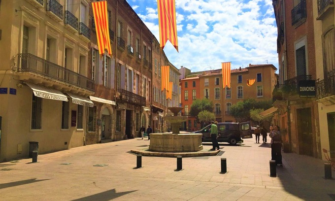 Saint-Jean Apartment | Cozy Apartment Near Saint Jean Cathedral with Ocean Views