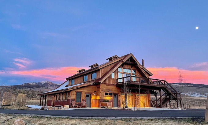 Crested Butte Apartment | Ideal 1 Bedroom Retreat with Parking & Family-Friendly Amenities