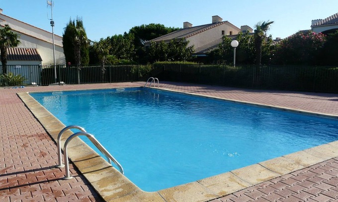 Saint-Cyprien Plage Apartment | Tranquil Apartment with Pool Near Beach and Supermarket