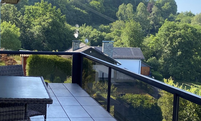 Freienfels Apartment | Relaxing Apartment with Balcony and Valley View
