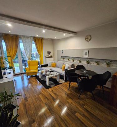 Jezyce Apartment | Cozy Kościelna Apartments: Pet-Friendly Retreats Await!