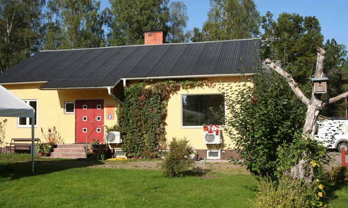 Gamleby Apartment | Cozy Retreat with Garden Access, Ideal for Families