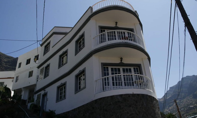 Valle Gran Rey Apartment | Tranquil Apartment with Breathtaking Views & Great Amenities