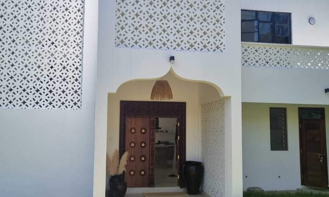 Watamu House | Bright Dar Jamaa - Enjoy Chef-Prepared Breakfasts