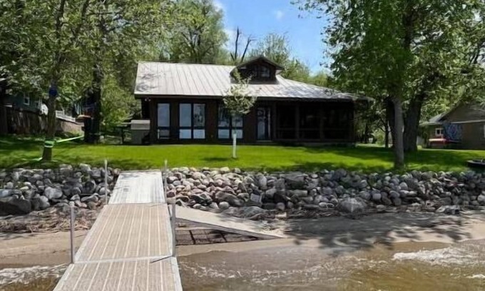 Glenwood Cabin | Serene Cabin Escape on Lake Minnewaska for Families